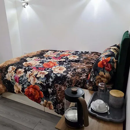 Oge's * Bradford (West Yorkshire)