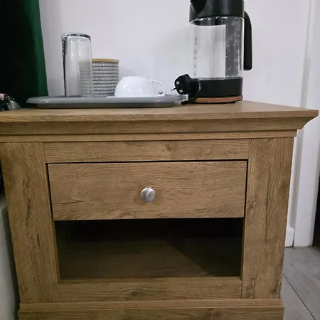 Oge's Bed & Breakfast Bradford (West Yorkshire)