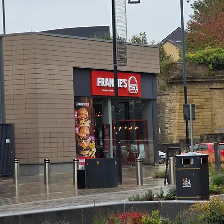 Oge's * Bradford (West Yorkshire)