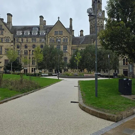 Oge's Bradford (West Yorkshire)