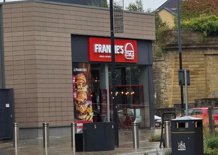 Oge's * Bradford (West Yorkshire)